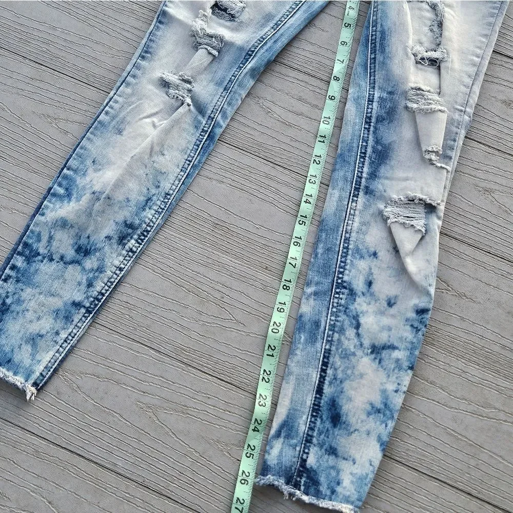 NOBO No Boundaries High Rise Sculpting Skinny Jean Distressed new no tags Size 3